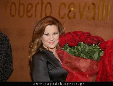 Δέσποινα Μοιραράκη... «κόβε»ι την ανάσα με τις αρετουσάριστες πόζες της με μαγιό!